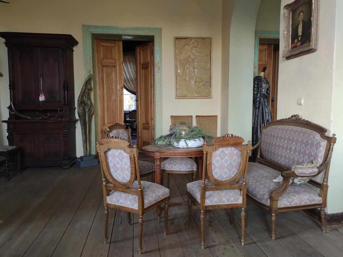 Palac Paprotno Karnice Bagian luar foto