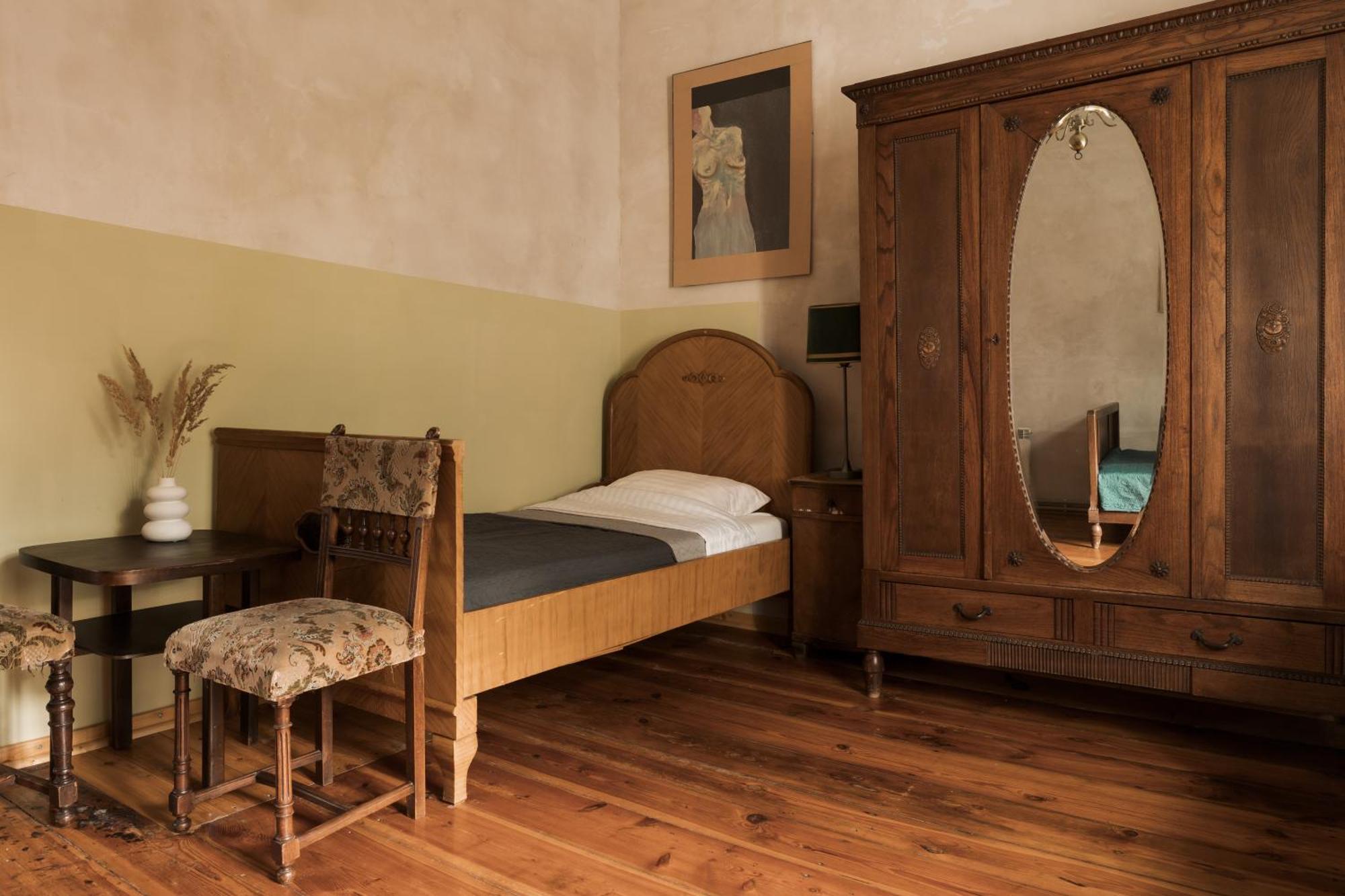 Palac Paprotno Karnice Bagian luar foto